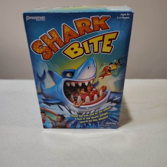 NIB Shark Bite Game 2-4 Players Ages 4 & Up Just In Time For Shark Week!! - Picture 5 of 8